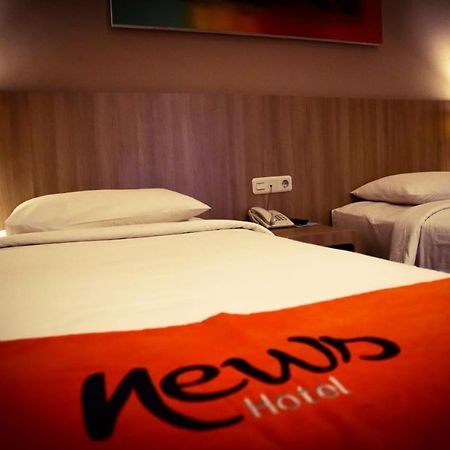 News Hotel Waru Sidoarjo Екстериор снимка