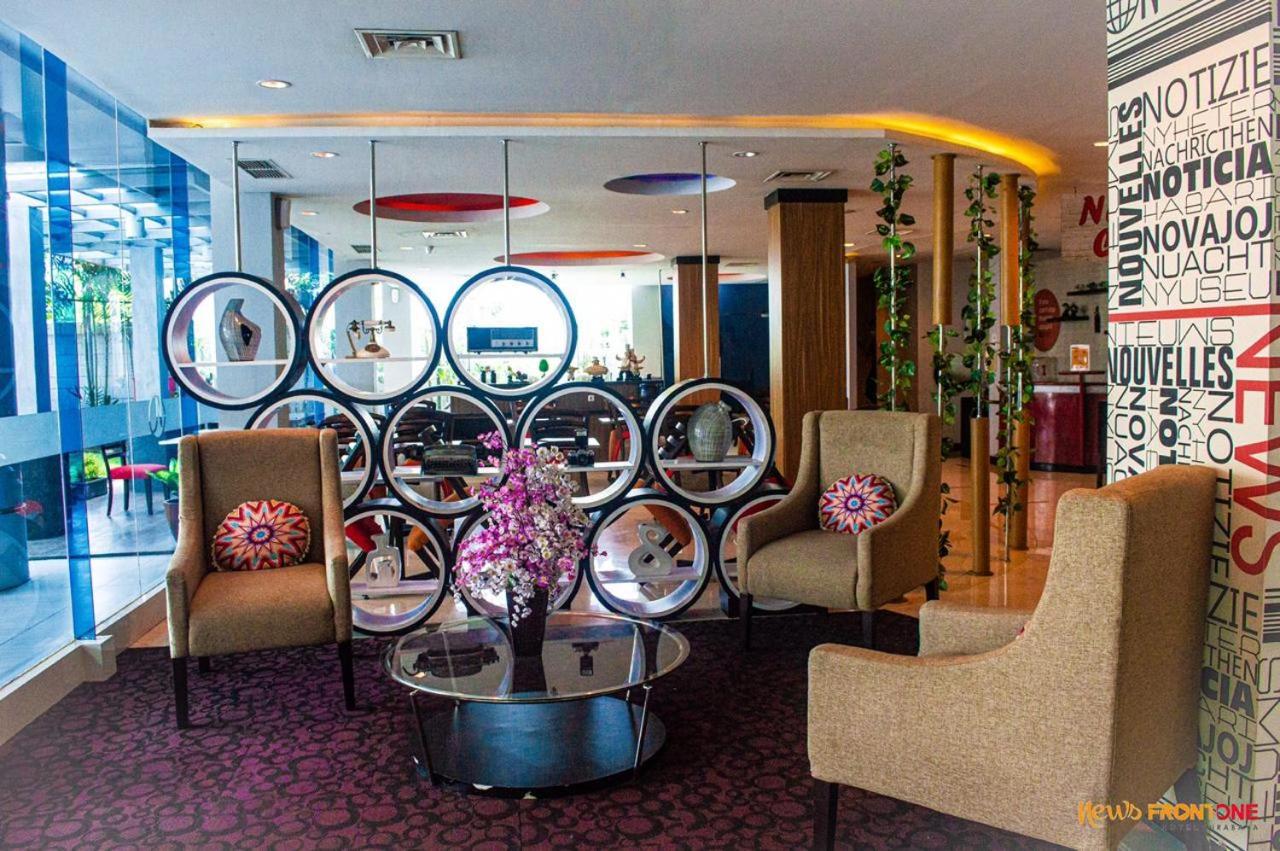 News Hotel Waru Sidoarjo Екстериор снимка