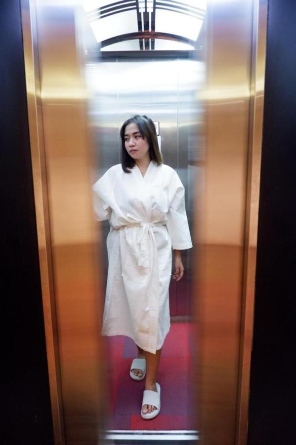 News Hotel Waru Sidoarjo Екстериор снимка