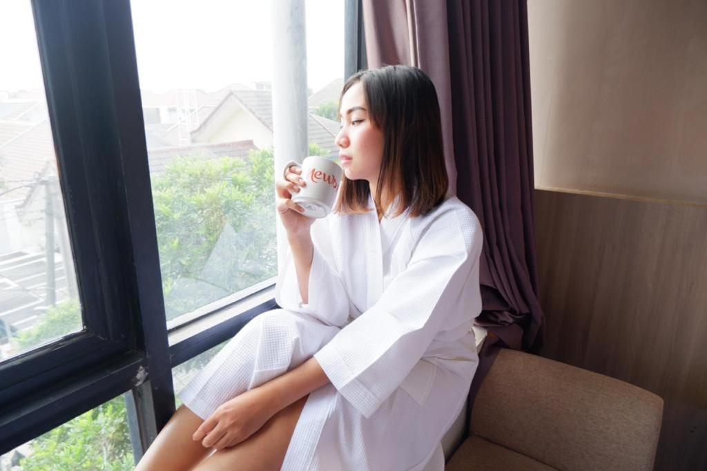 News Hotel Waru Sidoarjo Екстериор снимка