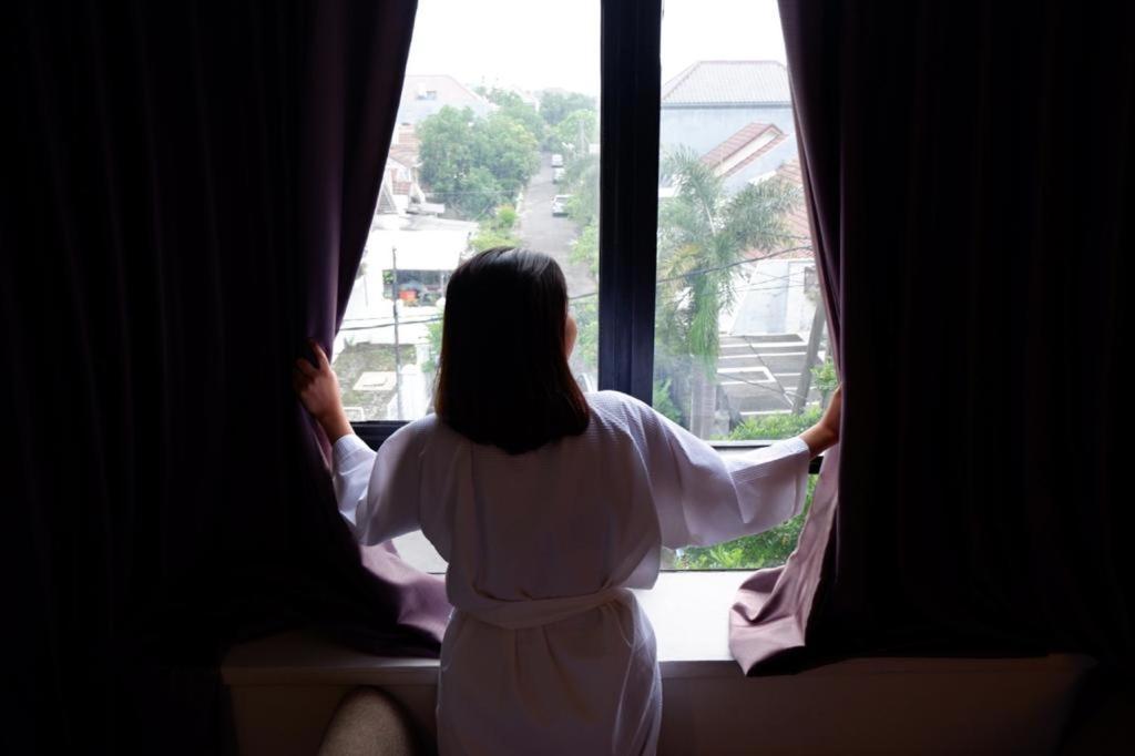 News Hotel Waru Sidoarjo Екстериор снимка