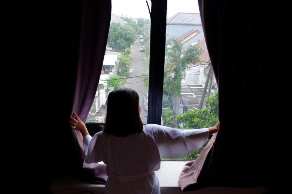 News Hotel Waru Sidoarjo Екстериор снимка