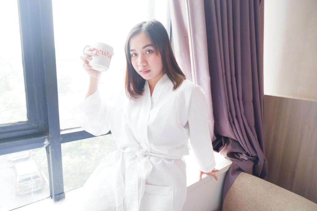 News Hotel Waru Sidoarjo Екстериор снимка