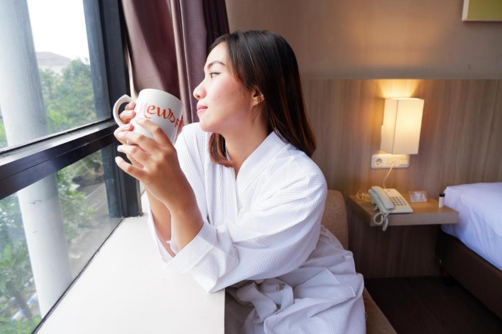 News Hotel Waru Sidoarjo Екстериор снимка