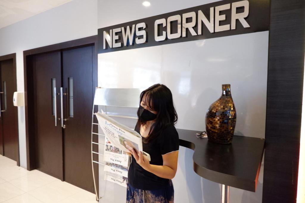 News Hotel Waru Sidoarjo Екстериор снимка