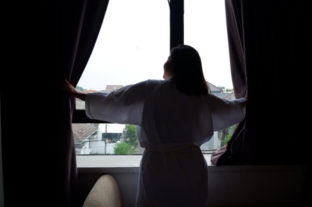 News Hotel Waru Sidoarjo Екстериор снимка