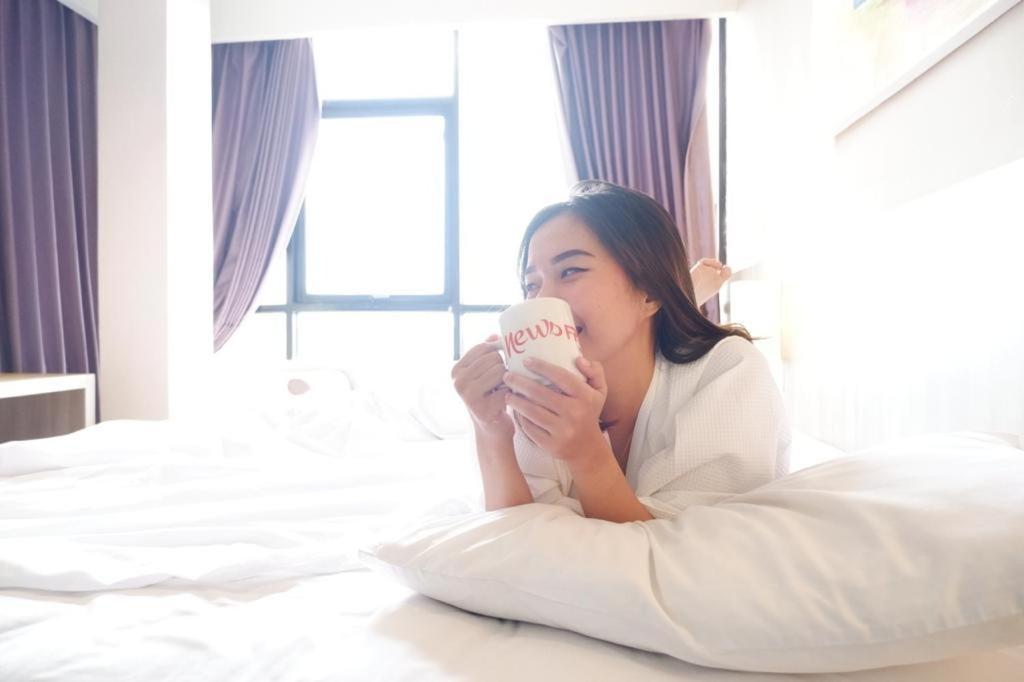 News Hotel Waru Sidoarjo Екстериор снимка