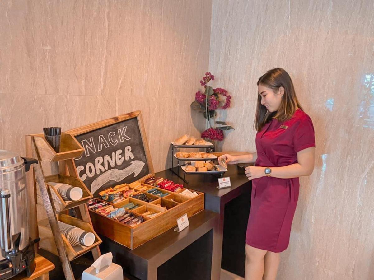 News Hotel Waru Sidoarjo Екстериор снимка