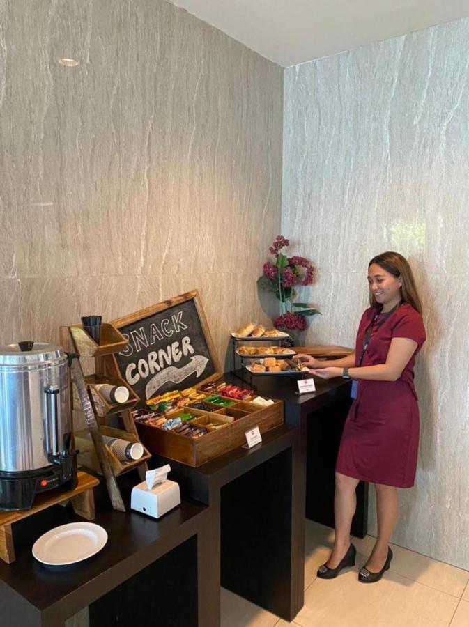 News Hotel Waru Sidoarjo Екстериор снимка