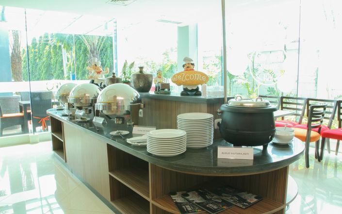 News Hotel Waru Sidoarjo Екстериор снимка