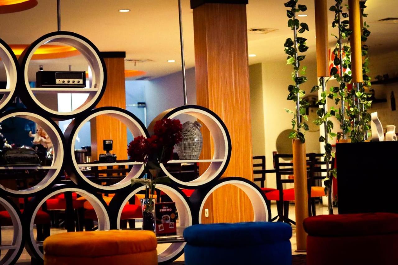 News Hotel Waru Sidoarjo Екстериор снимка