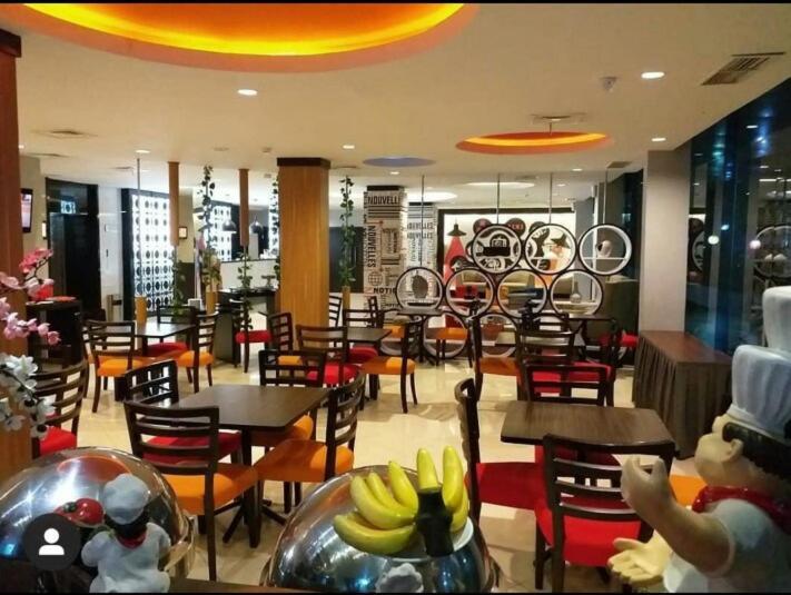 News Hotel Waru Sidoarjo Екстериор снимка