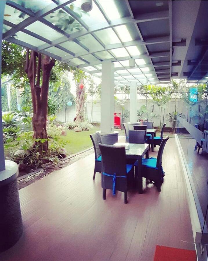 News Hotel Waru Sidoarjo Екстериор снимка
